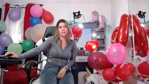 Snapshot of hot_sexy_bunny chatting on 02-18-25, 12:39 hot sexy bunny online show from 02-18-25, 12:39