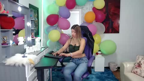 Snapshot of hot_sexy_bunny chatting on 10-01-25, 01:17 hot sexy bunny online show from 10-01-25, 01:17