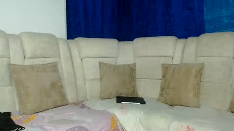 Hot Sharks   online show from 07-22-26, 07:22