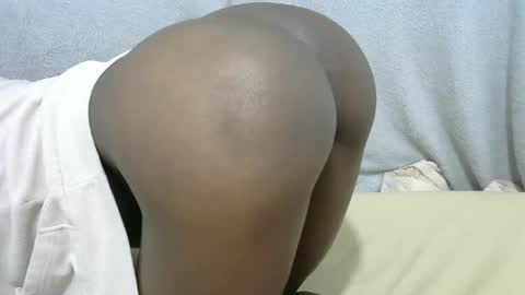 Snapshot of hot_shayla chatting on 06-10-26, 11:46 esiiii online show from 06-10-26, 11:46