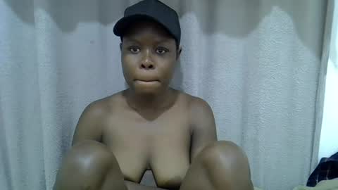 Snapshot of hot_shayla chatting on 06-27-26, 05:40 esiiii online show from 06-27-26, 05:40
