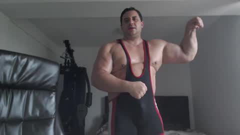 Snapshot of hot_stefano1 chatting on 11-15-25, 01:40 Stefano.. online show from 11-15-25, 01:40