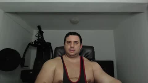 Snapshot of hot_stefano1 chatting on 11-16-25, 05:35 Stefano.. online show from 11-16-25, 05:35