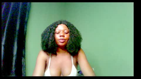 Snapshot of hot_stellaa chatting on 01-20-25, 06:32 Stella online show from 01-20-25, 06:32