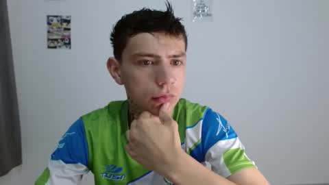 Snapshot of hot_teo_ chatting on 12-02-25, 11:26 Mateo online show from 12-02-25, 11:26