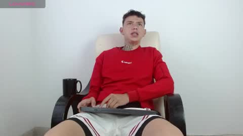 Snapshot of hot_teo_ chatting on 04-16-26, 01:01 Mateo online show from 04-16-26, 01:01