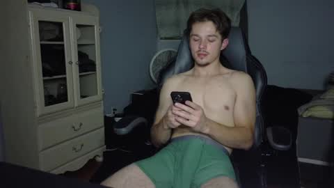 Snapshot of hot_tommylee chatting on 09-30-25, 12:59 hot_tommylee online show from 09-30-25, 12:59