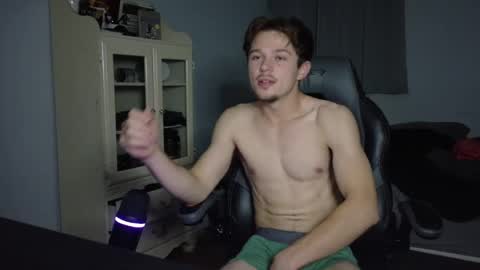 Snapshot of hot_tommylee chatting on 10-19-25, 02:01 hot_tommylee online show from 10-19-25, 02:01