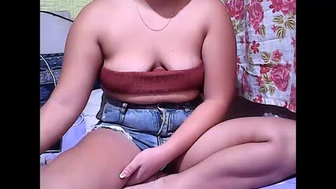 hot_tricia05 online show from 03-03-25, 11:11