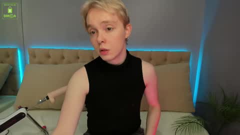 Snapshot of hot_twinkboy chatting on 02-18-25, 03:21 hot_twinkboy online show from 02-18-25, 03:21