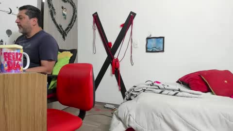 hotandfierylatinos online show from 10-06-25, 09:40