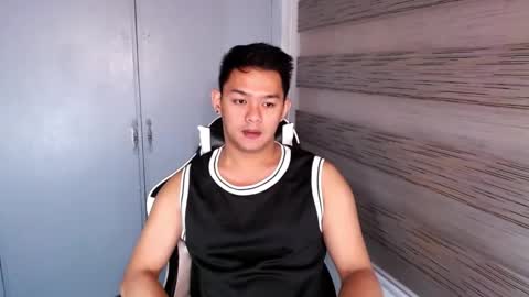 Snapshot of hotastonishingethan chatting on 02-17-25, 12:43 ETHAN online show from 02-17-25, 12:43