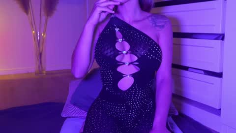 Bella online show from 09-12-25, 04:07