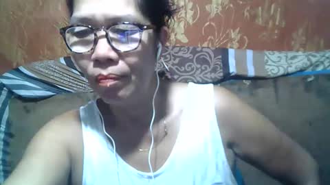 Snapshot of hotbetty_45 chatting on 10-27-25, 06:28 hotbetty_45 online show from 10-27-25, 06:28