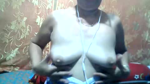 Snapshot of hotbetty_45 chatting on 10-31-25, 01:23 hotbetty_45 online show from 10-31-25, 01:23