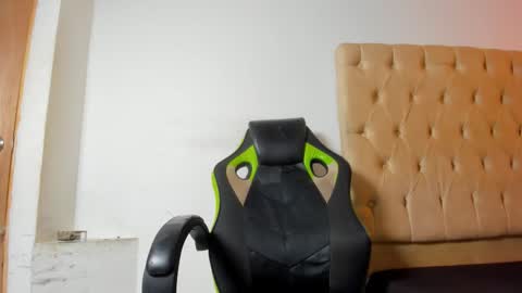 hotblosson online show from 11-05-25, 01:44