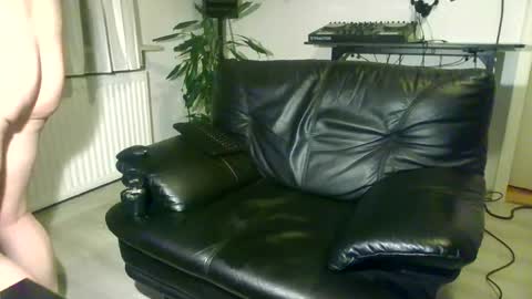 hotboy32891282 online show from 06-03-26, 11:54