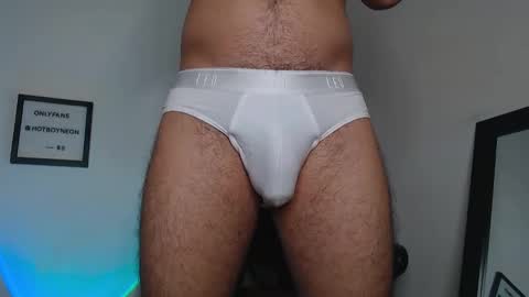 Snapshot of hotboyneon490 chatting on 01-06-25, 12:37 Alex Neon online show from 01-06-25, 12:37