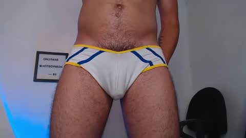 Snapshot of hotboyneon490 chatting on 01-16-25, 08:36 Alex Neon online show from 01-16-25, 08:36