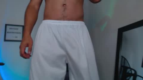Snapshot of hotboyneon490 chatting on 02-01-25, 04:33 Alex Neon online show from 02-01-25, 04:33