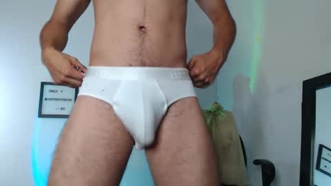 Snapshot of hotboyneon490 chatting on 09-22-25, 01:46 Alex Neon online show from 09-22-25, 01:46