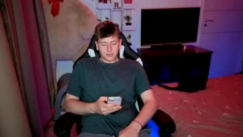 Snapshot of hotboyshorny chatting on 07-19-26, 06:33 Hotboyshorny online show from 07-19-26, 06:33