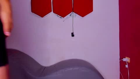 Astrid Steve coco online show from 12-21-24, 10:40