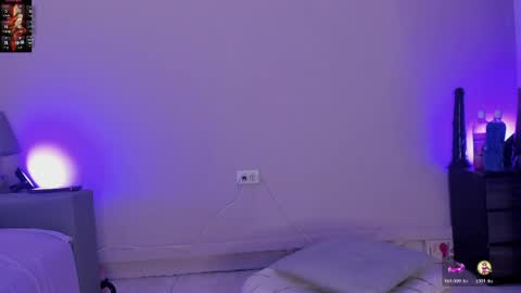 Snapshot of hotbrunne chatting on 06-06-26, 01:21 Astrid Steve coco online show from 06-06-26, 01:21