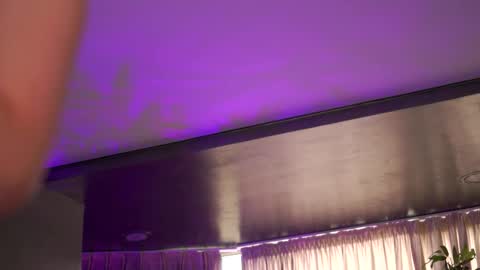 Anais online show from 10-26-25, 09:37