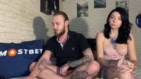 Snapshot of hotcoupleee2020 chatting on 01-17-25, 10:22 YounHotCouple online show from 01-17-25, 10:22