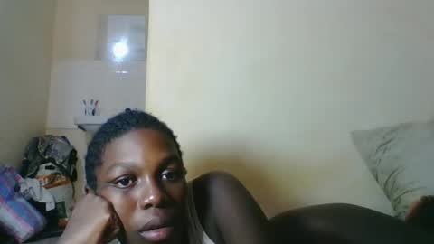 VICTORIA online show from 12-14-25, 05:51