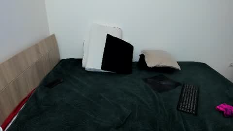 Snapshot of hotdelightsxy chatting on 07-23-26, 01:58 KRISS LUNA online show from 07-23-26, 01:58
