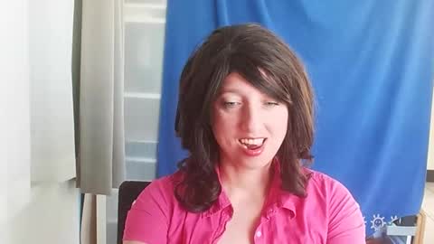 Snapshot of hotdestany chatting on 12-16-24, 09:24 Hot Destany online show from 12-16-24, 09:24