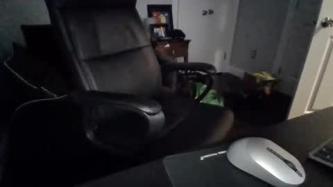 Snapshot of hotdog1124 chatting on 12-17-25, 12:00 hotdog1124 online show from 12-17-25, 12:00