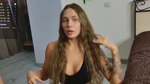 Anna 23   Archie 25  online show from 03-24-26, 08:08