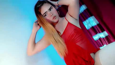 Snapshot of hotesttransintown chatting on 01-11-26, 01:05 JANNA online show from 01-11-26, 01:05