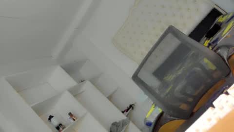 Angel online show from 02-17-25, 07:47