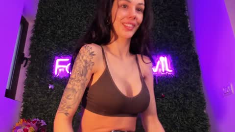 hotfallingdevil online show from 03-19-26, 05:44