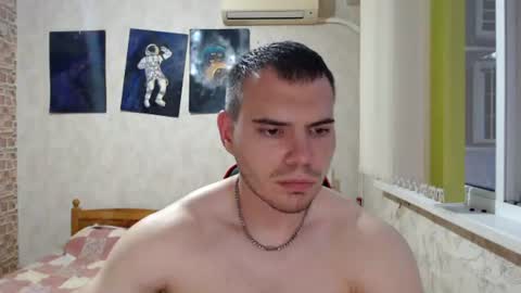Snapshot of hotfitbboy_2001 chatting on 07-12-26, 05:59 Alex online show from 07-12-26, 05:59