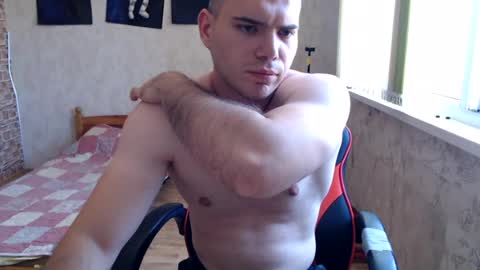 Snapshot of hotfitbboy_2001 chatting on 07-30-26, 08:46 Alex online show from 07-30-26, 08:46