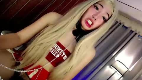 hotfucking_queen1111 online show from 06-08-26, 09:31