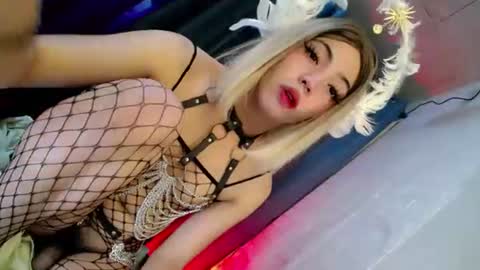 hotfucking_queen1111 online show from 06-17-26, 06:16