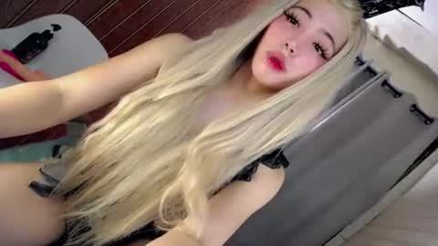 hotfucking_queen1111 online show from 06-25-26, 08:19