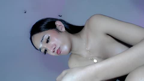 Snapshot of hotfuckingyumi chatting on 01-07-25, 09:14 Yumi online show from 01-07-25, 09:14