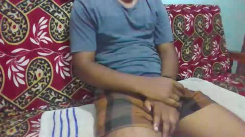 hotguyy001 online show from 01-11-26, 02:16