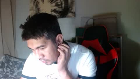 Snapshot of hothunkybear23 chatting on 12-15-25, 01:48 Khel online show from 12-15-25, 01:48