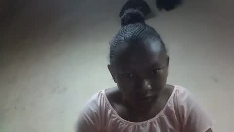 Snapshot of hotiesveronique chatting on 09-18-25, 03:08 veronique online show from 09-18-25, 03:08