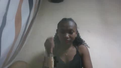 Snapshot of hotiesveronique chatting on 10-17-25, 10:07 veronique online show from 10-17-25, 10:07