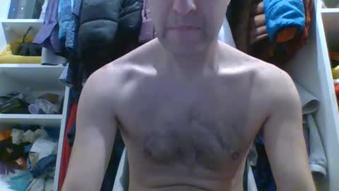 hottitan  twitter Marianoshcam online show from 10-26-25, 06:47