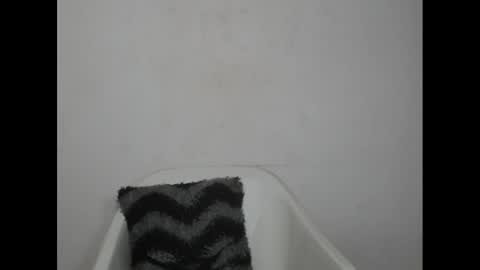 hotjessie0 online show from 03-06-25, 08:52